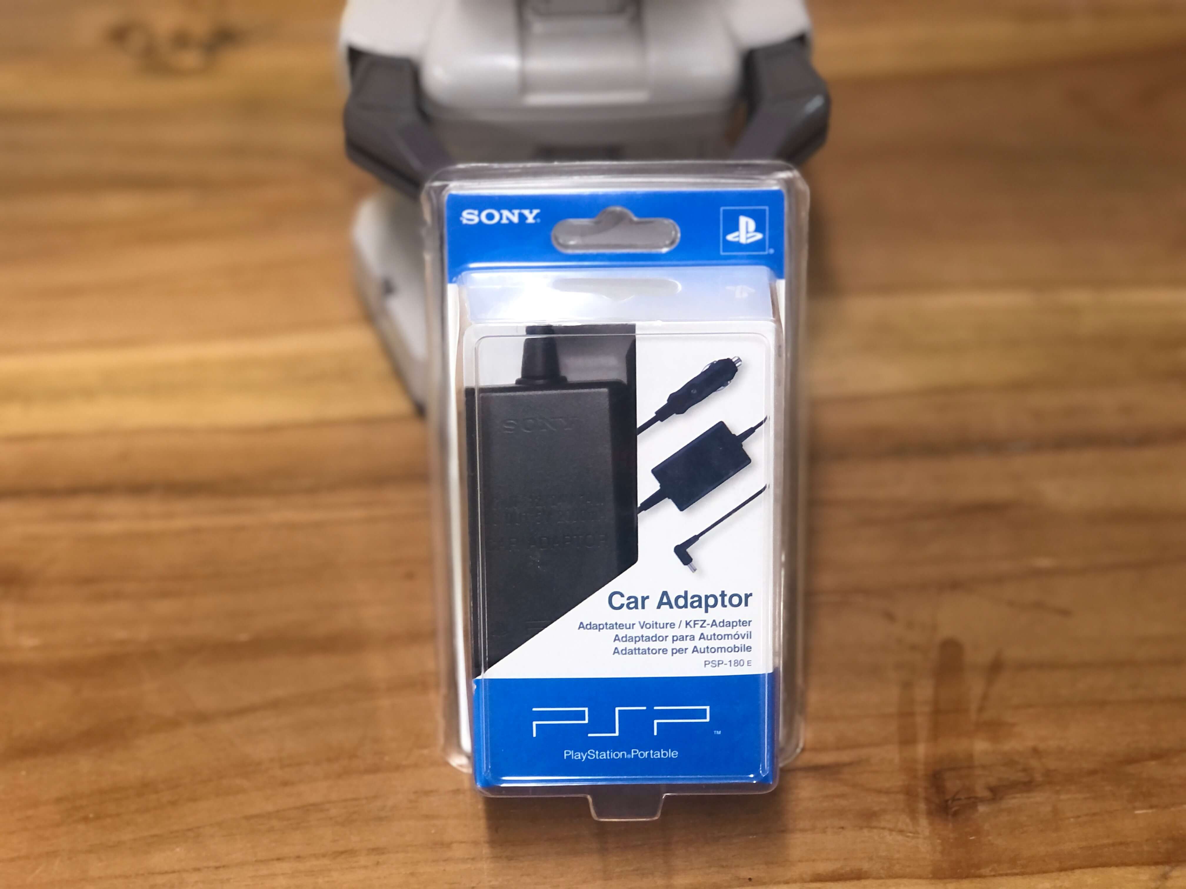 PSP Go Explore inclusief Sealed Car Adapter [Complete] - Playstation Portable Hardware - 3